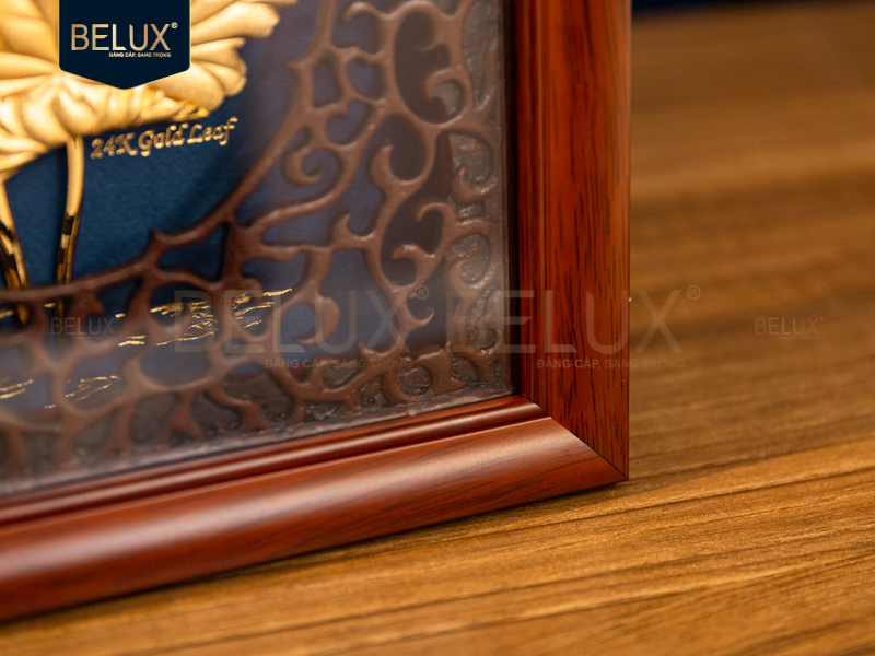 Tranh hoa sen dát vàng 24k KT 20x20cm